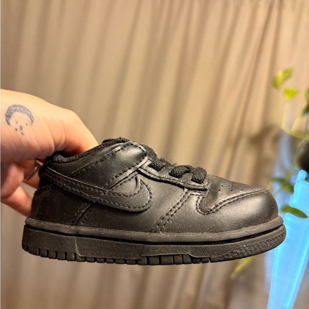 Nike Kids Black Low-Top Sneaker